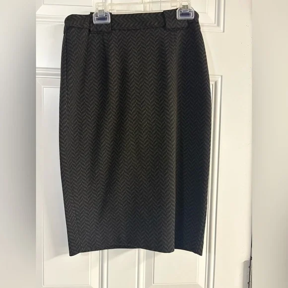 Grace Charcoal and Black Skirt✨ - Picture 1 of 5